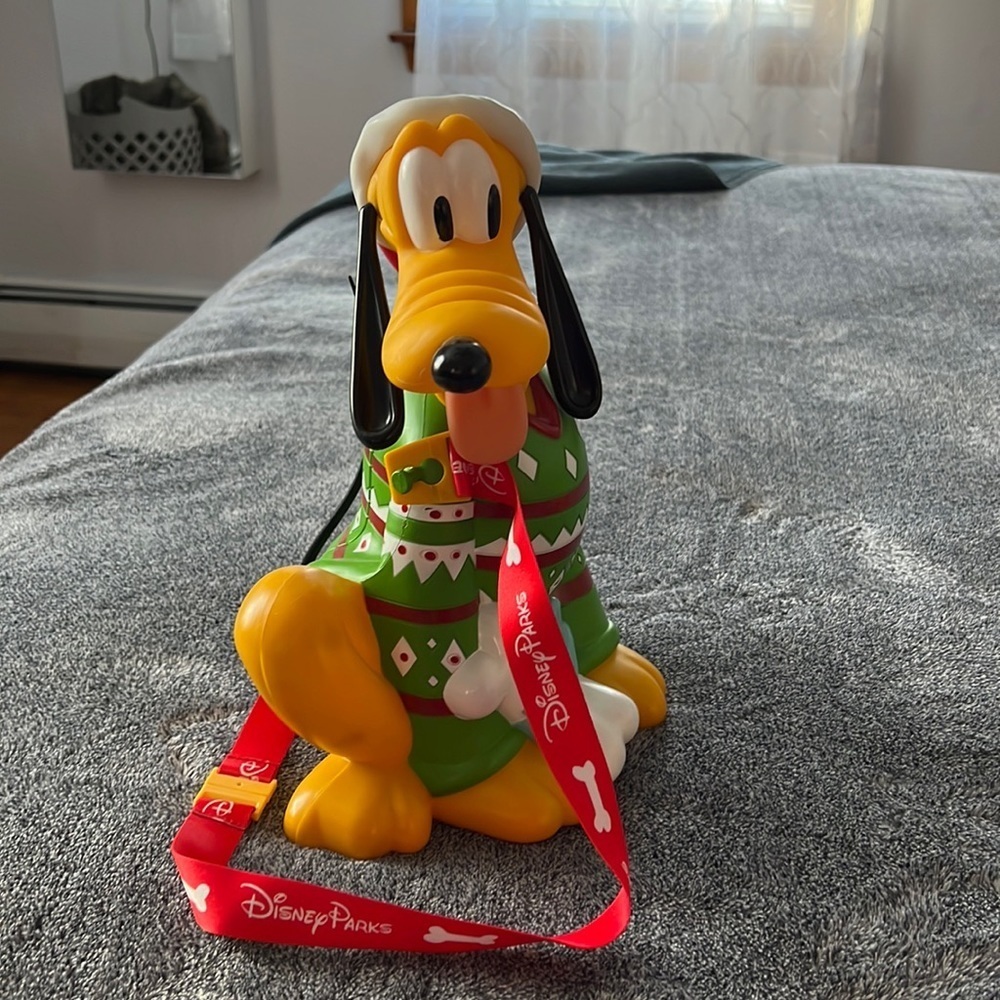 COPY - 🐕 Pluto popcorn bucket